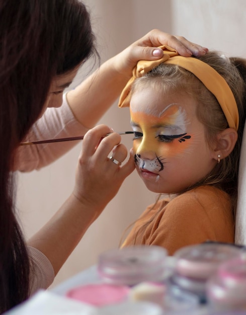 Foto bambini trucco viso pittura disegni ragazze faccia pittura bambini festa di compleanno