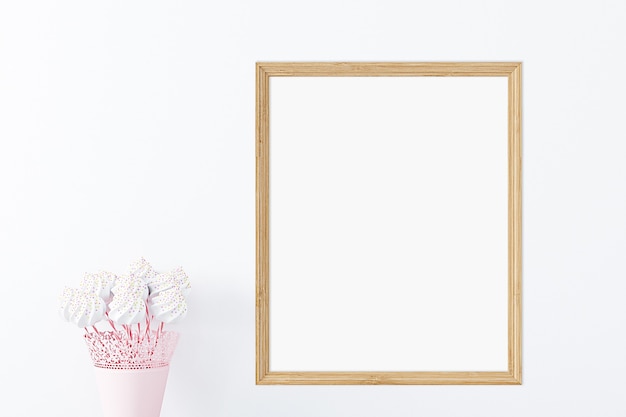 Mockup per bambini di una cornice di legno con dolci