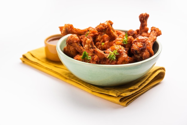 Chilli chicken dry is een populair Indo-Chinees kipgerecht van Hakka Chinees erfgoed