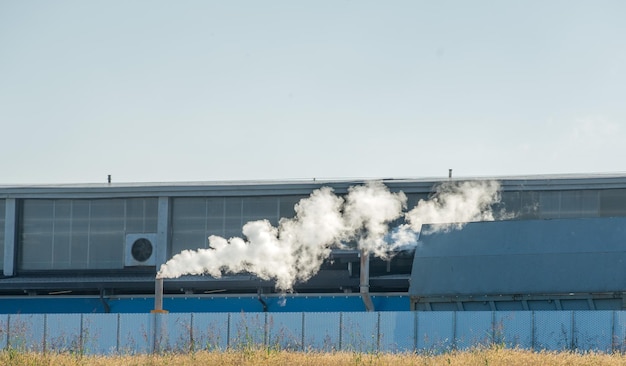 写真 化学工業の煙突