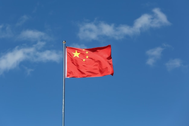 China vlag zwaaien in de wind.