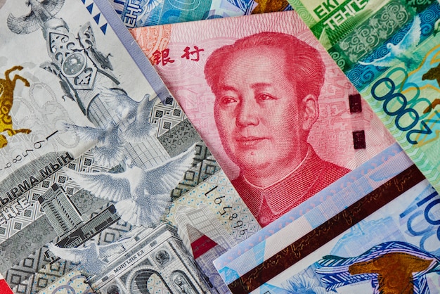 Chinees geld Yuan en Kazachse tenge.