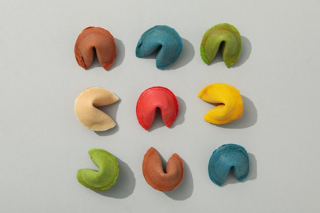Photo chinese fortune cookies with prediction words top view