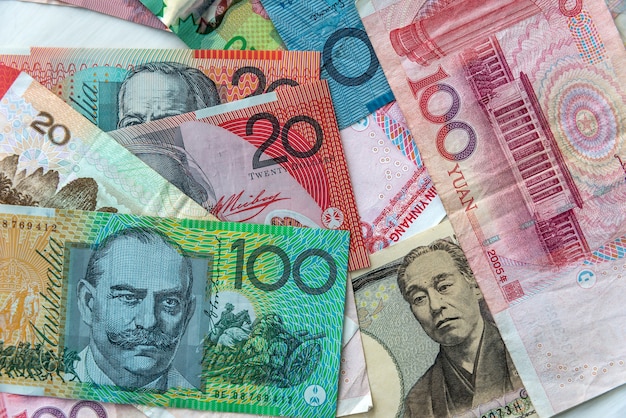 Photo chinese, japanese, canadian and australian banknote mix