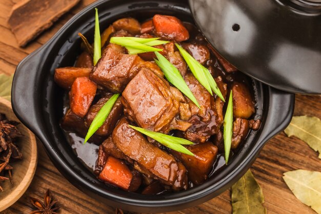 Chinese keuken: een bord met gestoofd lamsvlees