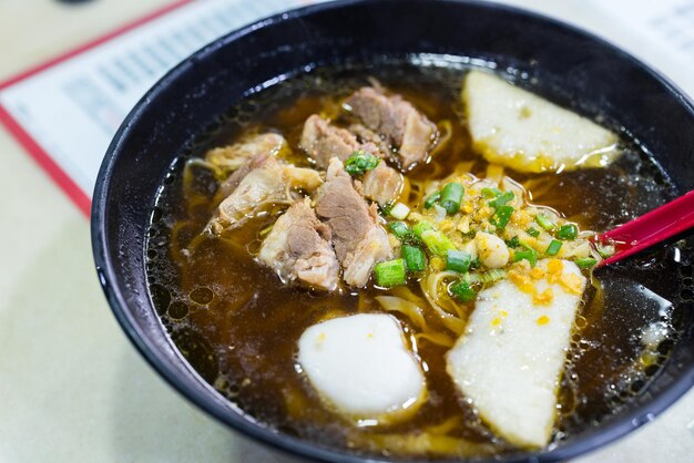 premium-photo-chinese-noodles-with-beef-brisket