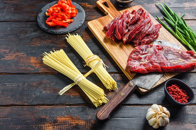 Tagliatelle cinesi con verdure