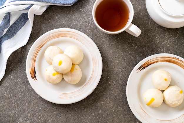 Chinese pastry cake