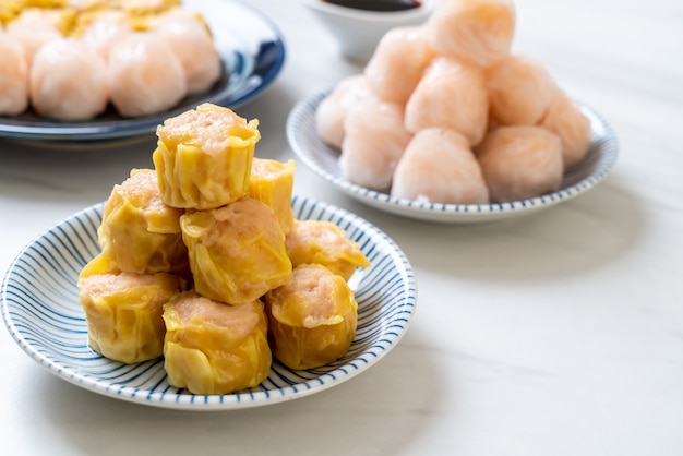 chinese shrimp steamed dumpling 