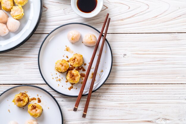 chinese shrimp steamed dumpling 