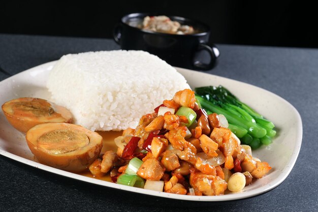 chinese style kung pao chicken with rice
