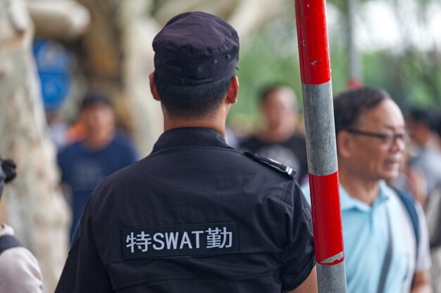 항저우의 중국 SWAT 장교