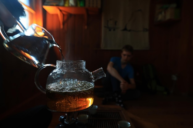 Foto teiera di vetro per la cerimonia del tè cinese prodotta