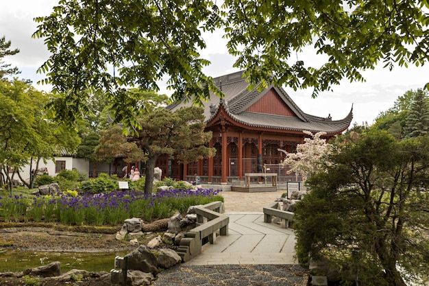 Photo chinese temple in the chinese garden section in montreal botanical garden, quebec, canada