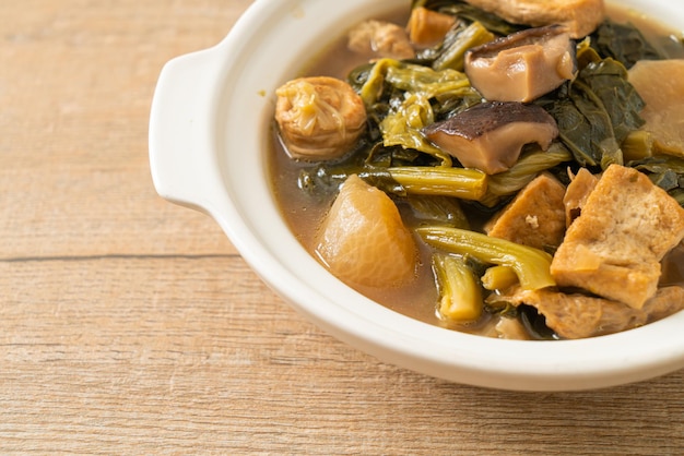 Chinese vegetable stew with tofu or mixture of vegetables soup