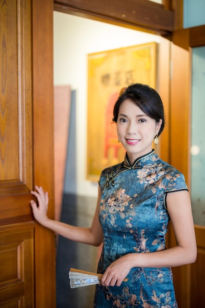 Chinese woman in the traditional vintage tea house