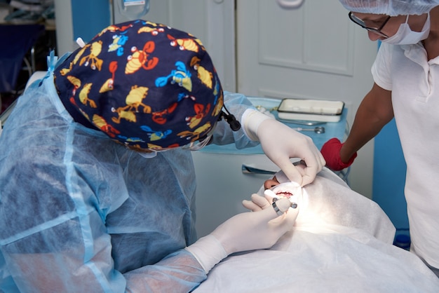 Chirurgie in de tandkliniek. Verdoving in tandheelkunde.