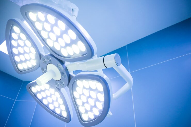 Chirurgische lampen in operatiekamer.