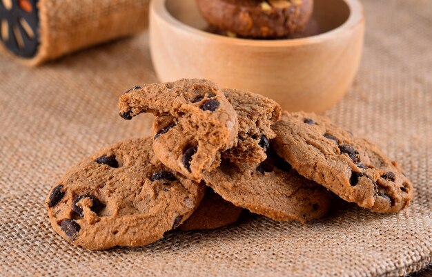 Choco chips cookies op tafel