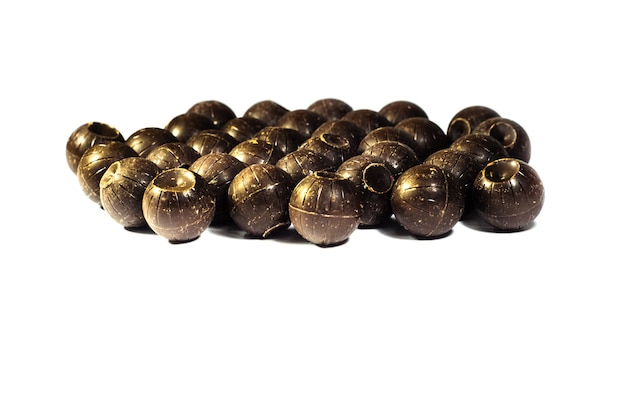 Chocolade ballen geïsoleerd op een witte achtergrond