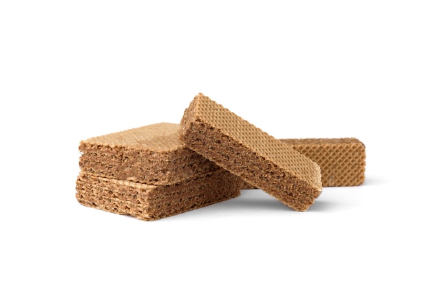 Chocolade biscuit wafels gevuld met romige chocolade geïsoleerd op een witte achtergrond.