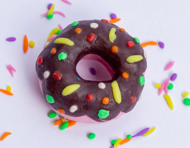 Chocolade donut gemaakt met plasticine