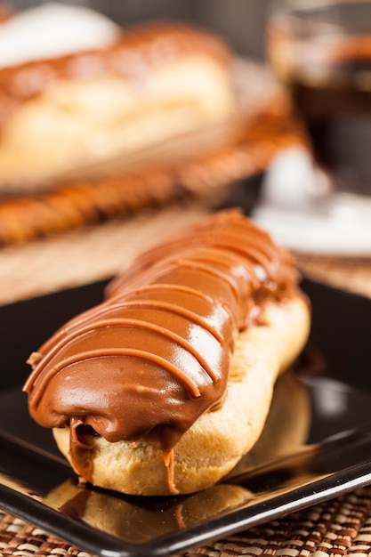 Chocolade eclair met chocoladevulling