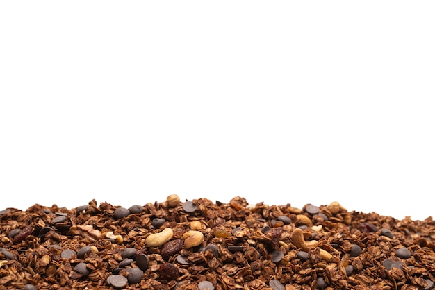 Chocolade granola graangewas met noten geïsoleerd