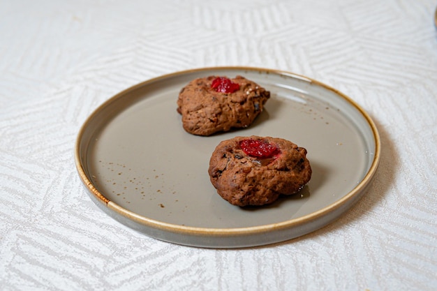 Chocolade koekjes met framboos jam
