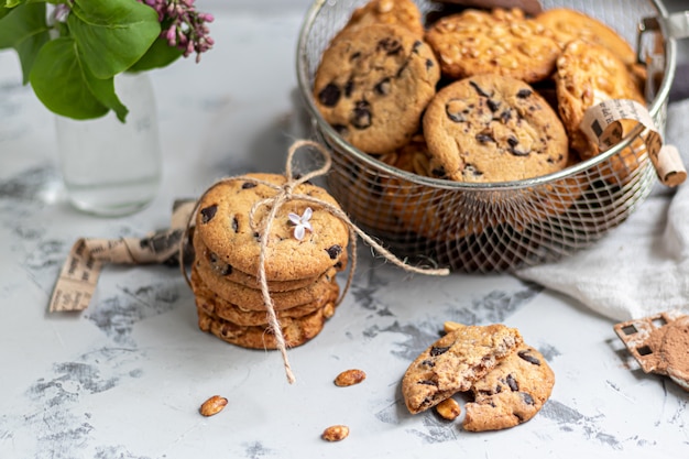 Chocolade koekjes. Zelfgemaakt bakken. Ronde vorm