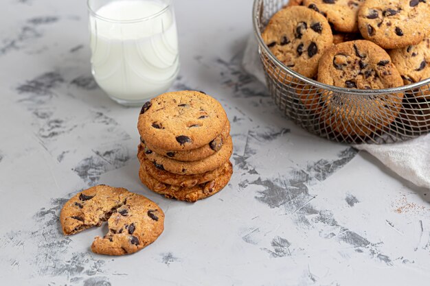 Chocolade koekjes. Zelfgemaakt bakken. Ronde vorm