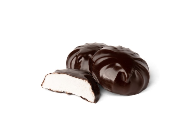 Chocolade marshmallow geïsoleerd op wit