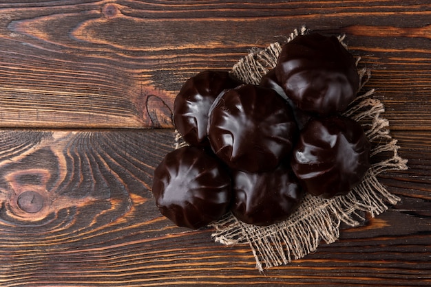 Chocolade marshmallow op tafel