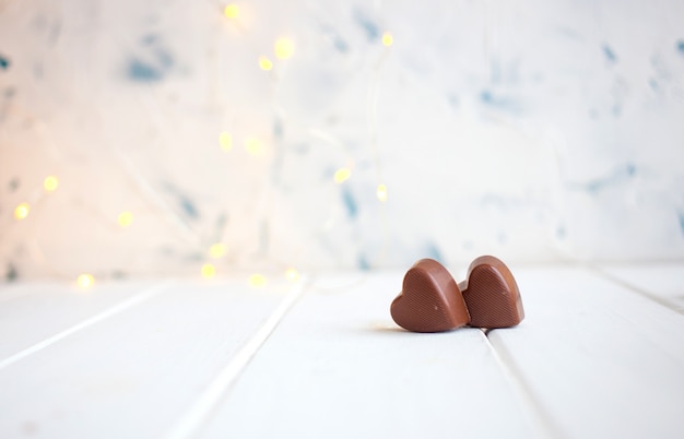 Chocolade met hart op St. Valentijnsdag en bokeh.