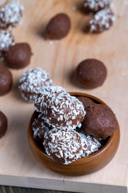 Chocolade met kokosnoot zoete vulling chocolade met suiker en kokosnoten smaak