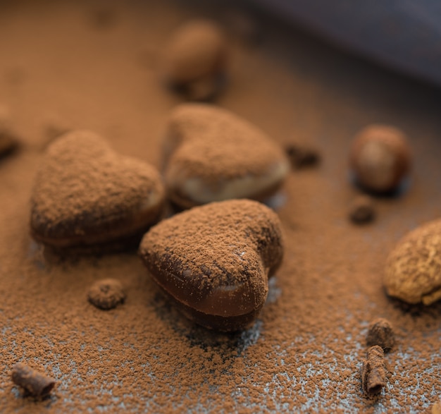 Chocoladeharten met notendarkphoto
