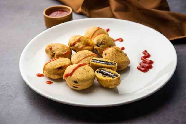 Chocoladekoekje pakora pakodas of beignets creatieve Indiase teatime snack