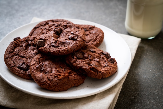 chocoladekoekjes met chocoladeschilfers