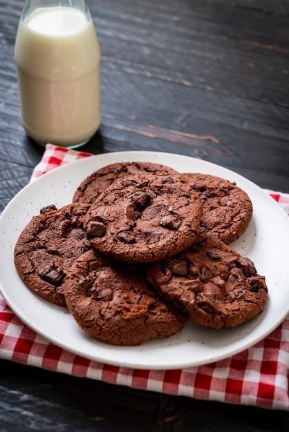 chocoladekoekjes met chocoladeschilfers