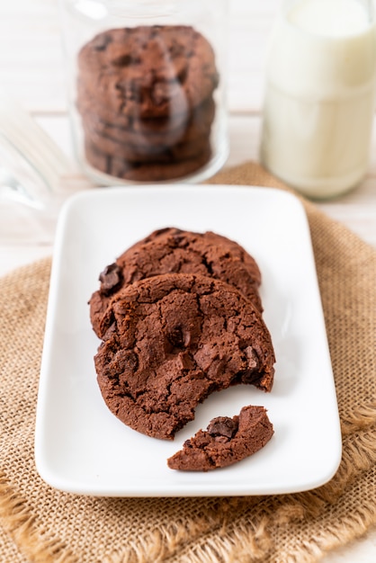 chocoladekoekjes met chocoladeschilfers