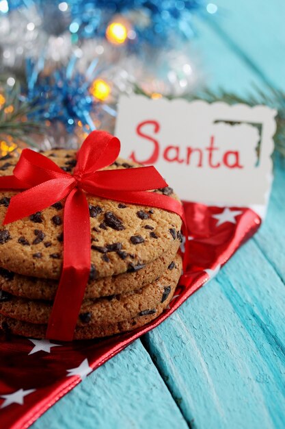 Chocoladekoekjes met een kaart voor Santa