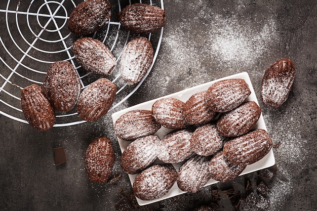 Chocoladekoekjes op zwarte lijst