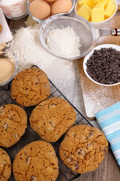 Chocoladeschilferkoekjes bakken met ingrediënten