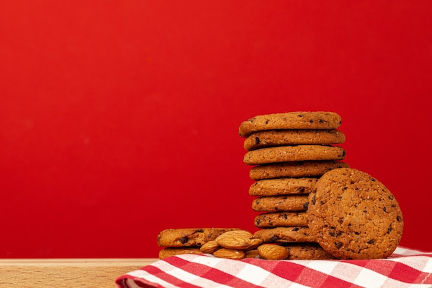 Chocoladeschilferkoekjes in stapel