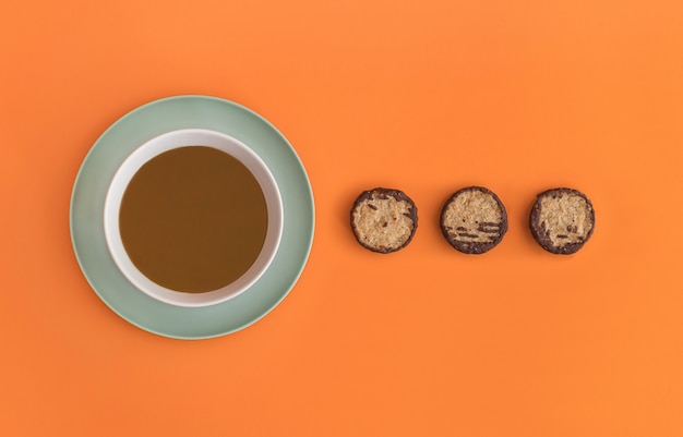 Chocolate bowl and three cookies