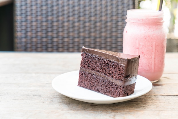 chocolate cake on plate