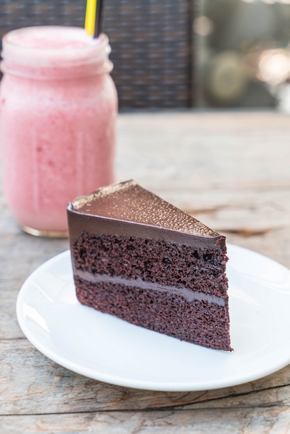 chocolate cake on plate