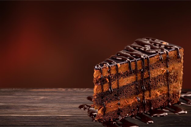 초콜릿 크림에 고립 된 초콜릿 케이크