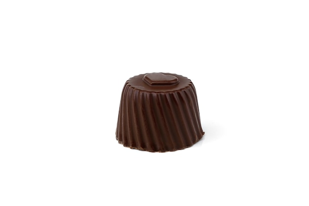 白い背景で隔離のチョコレート菓子