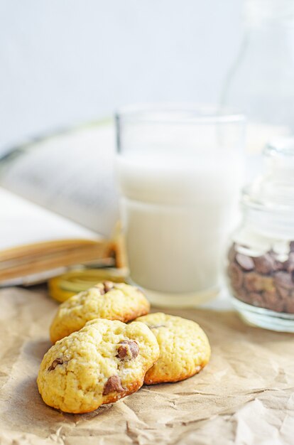 Chocolate chip cookies served with milk  